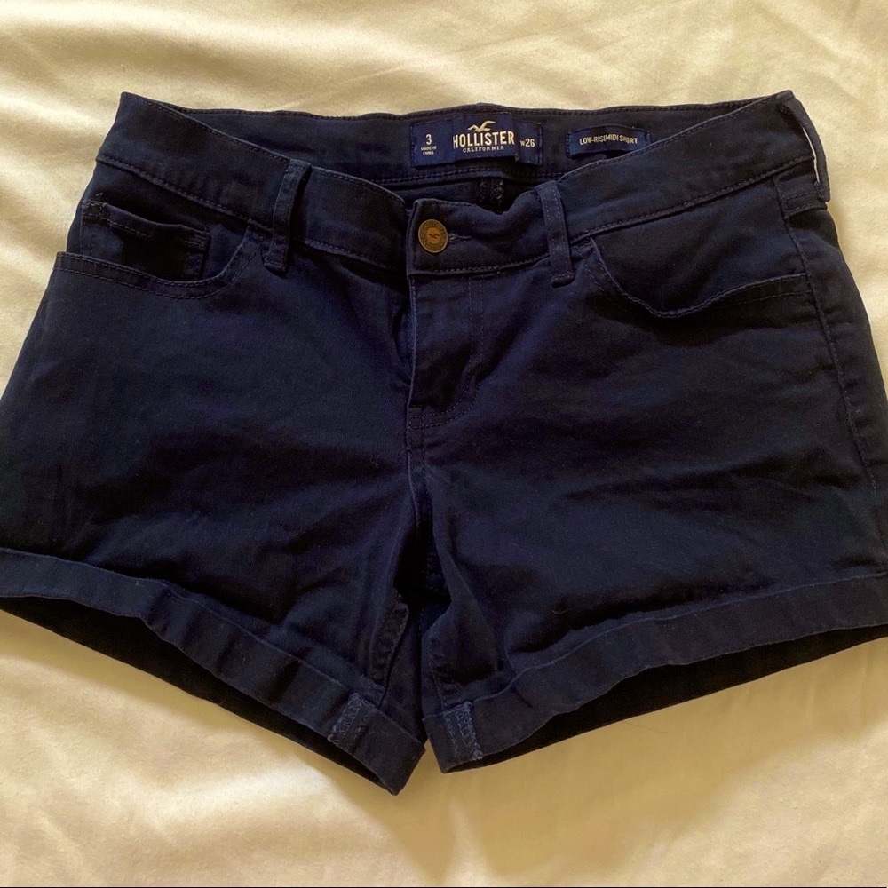Hollister Women’s Navy Twill Low Rise Midi Short